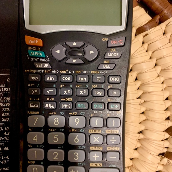 SHARP D.H.L scientific calculator - Picture 2 of 4